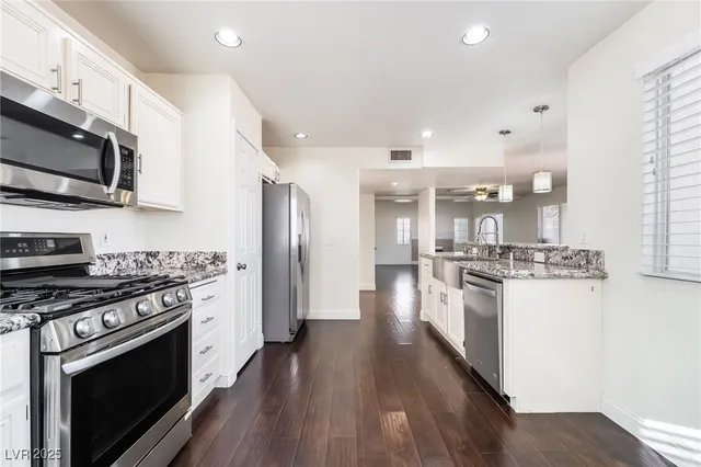 $2,550 | 660 Bonanza Plain Avenue, Henderson, NV 89011