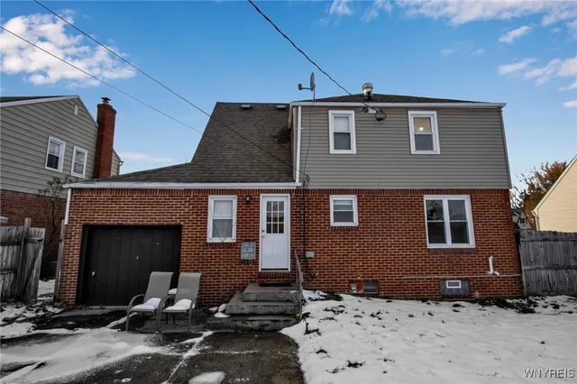 $329,900 | 204 Ridgewood Drive, Amherst, NY 14226