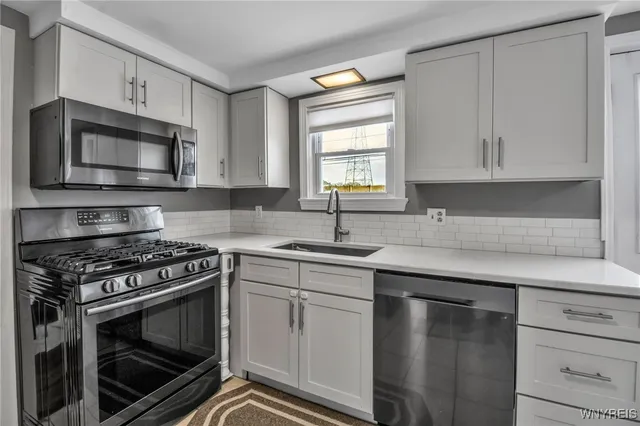 $329,900 | 204 Ridgewood Drive, Amherst, NY 14226