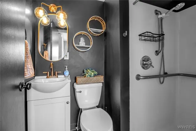 $329,900 | 204 Ridgewood Drive, Amherst, NY 14226