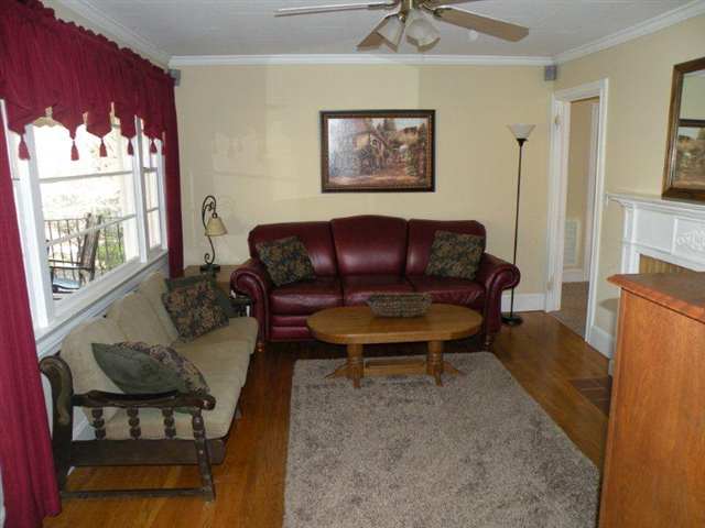 79 Tanyard Road Greenville, SC 29609 - Photo 3 of 19