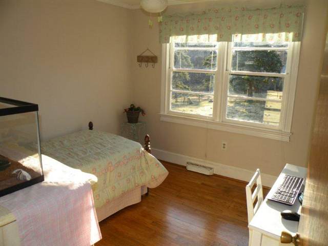 79 Tanyard Road Greenville, SC 29609 - Photo 7 of 19
