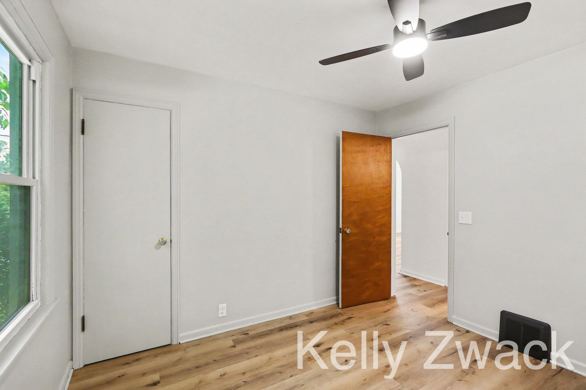 830 Edison Street Kalamazoo, MI 49004 - Photo 11 of 23 Bedroom 2