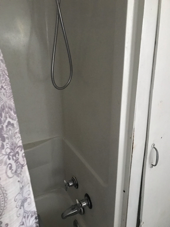 60 Foster Street Springfield, MA 01105 - Photo 3 of 8 Gallery Image 3