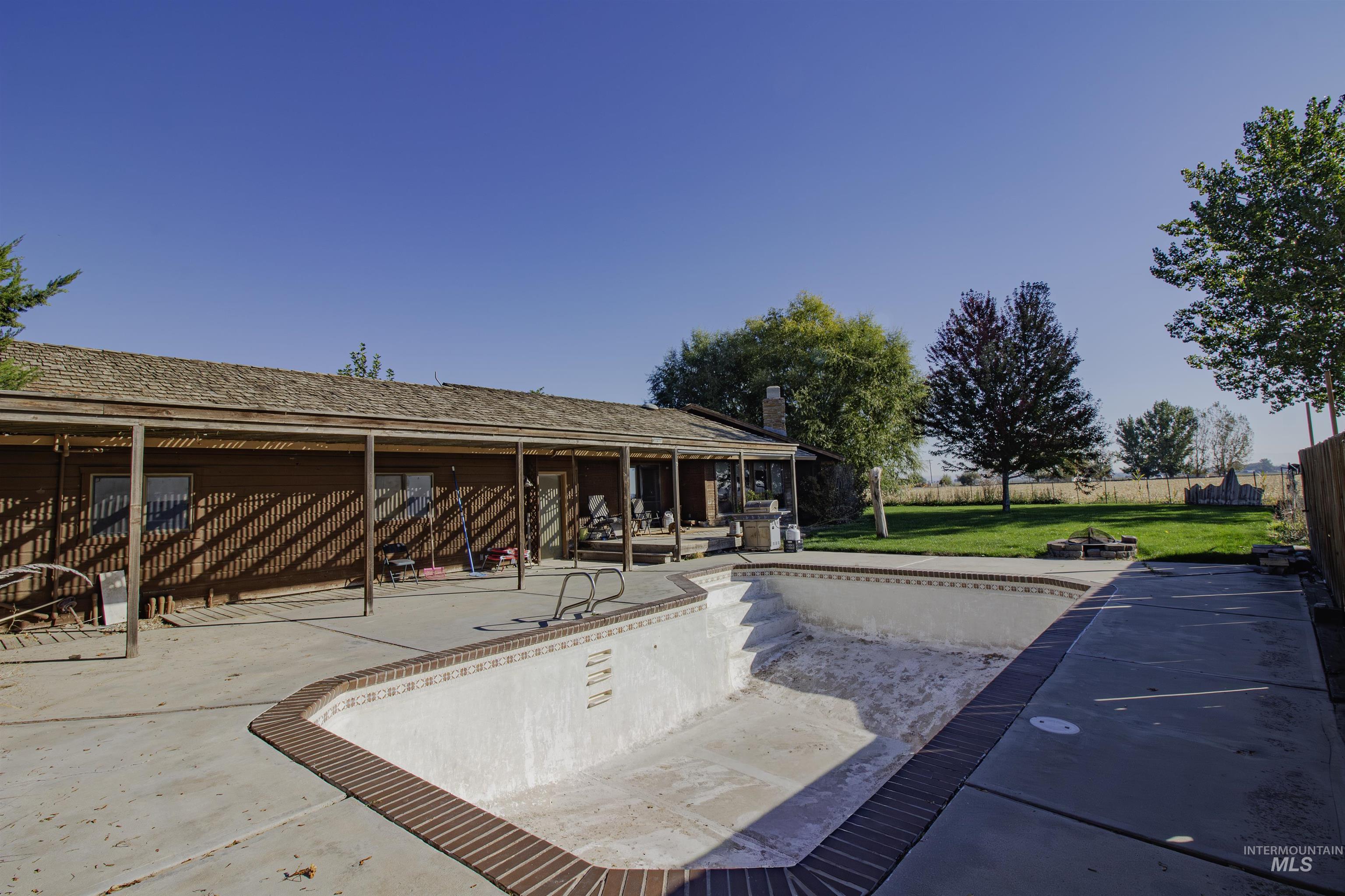 887 Overstreet Road Nyssa, OR 97913 - Photo 41 of 50 View of pool with a patio area