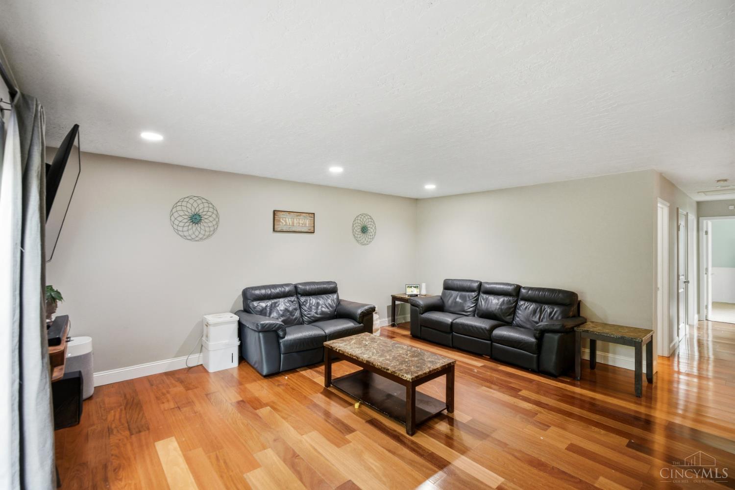 3051 Bachelier Road Amelia, OH 45102 - Photo 11 of 38 Gallery Image 11