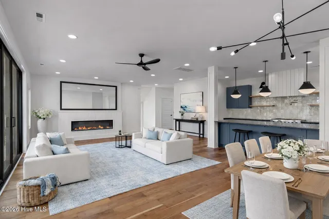 $1,690,000 | 220 Georgia Avenue, Carolina Beach, NC 28428