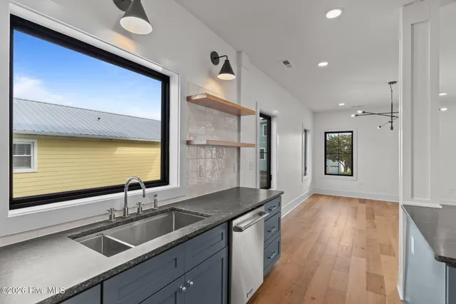 $1,690,000 | 220 Georgia Avenue, Carolina Beach, NC 28428