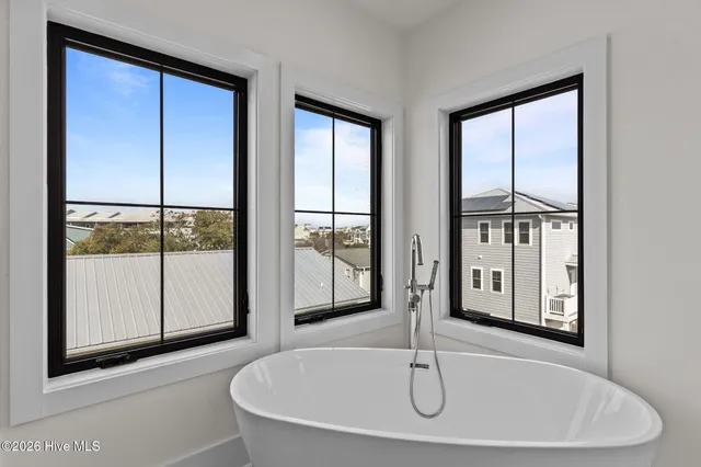 $1,690,000 | 220 Georgia Avenue, Carolina Beach, NC 28428