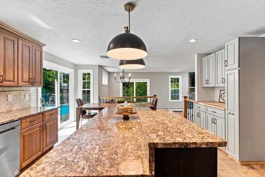 14 Cedar Ridge Lane Mansfield, MA 02048 - Photo 8 of 42 Gallery Image 8