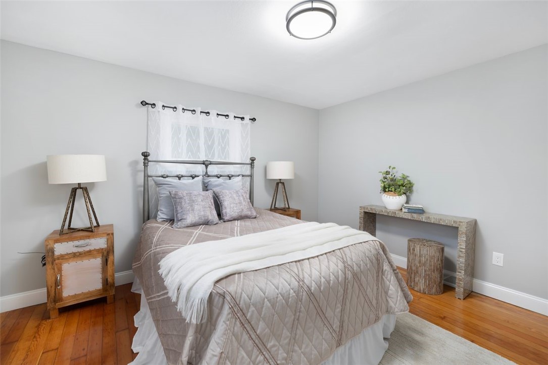 374 Crandall Road Tiverton, RI 02878 - Photo 11 of 26 Gallery Image 11