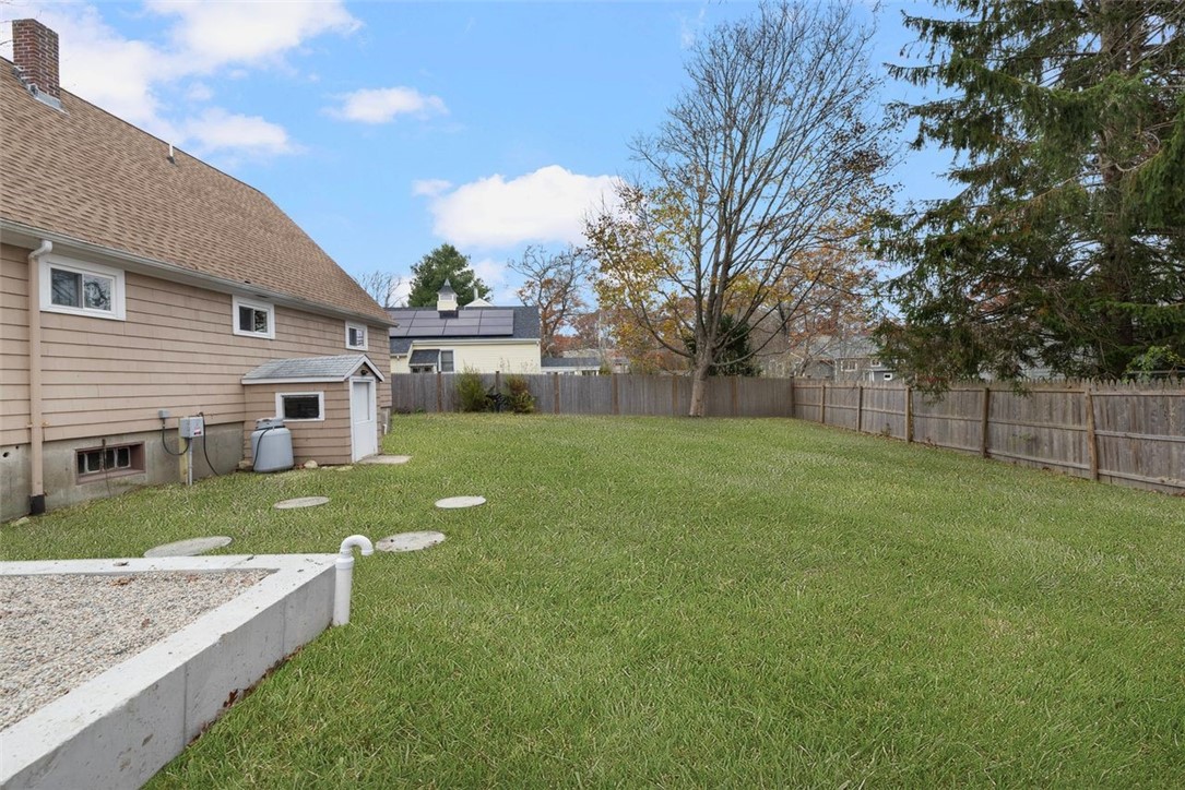 374 Crandall Road Tiverton, RI 02878 - Photo 25 of 26 Gallery Image 25