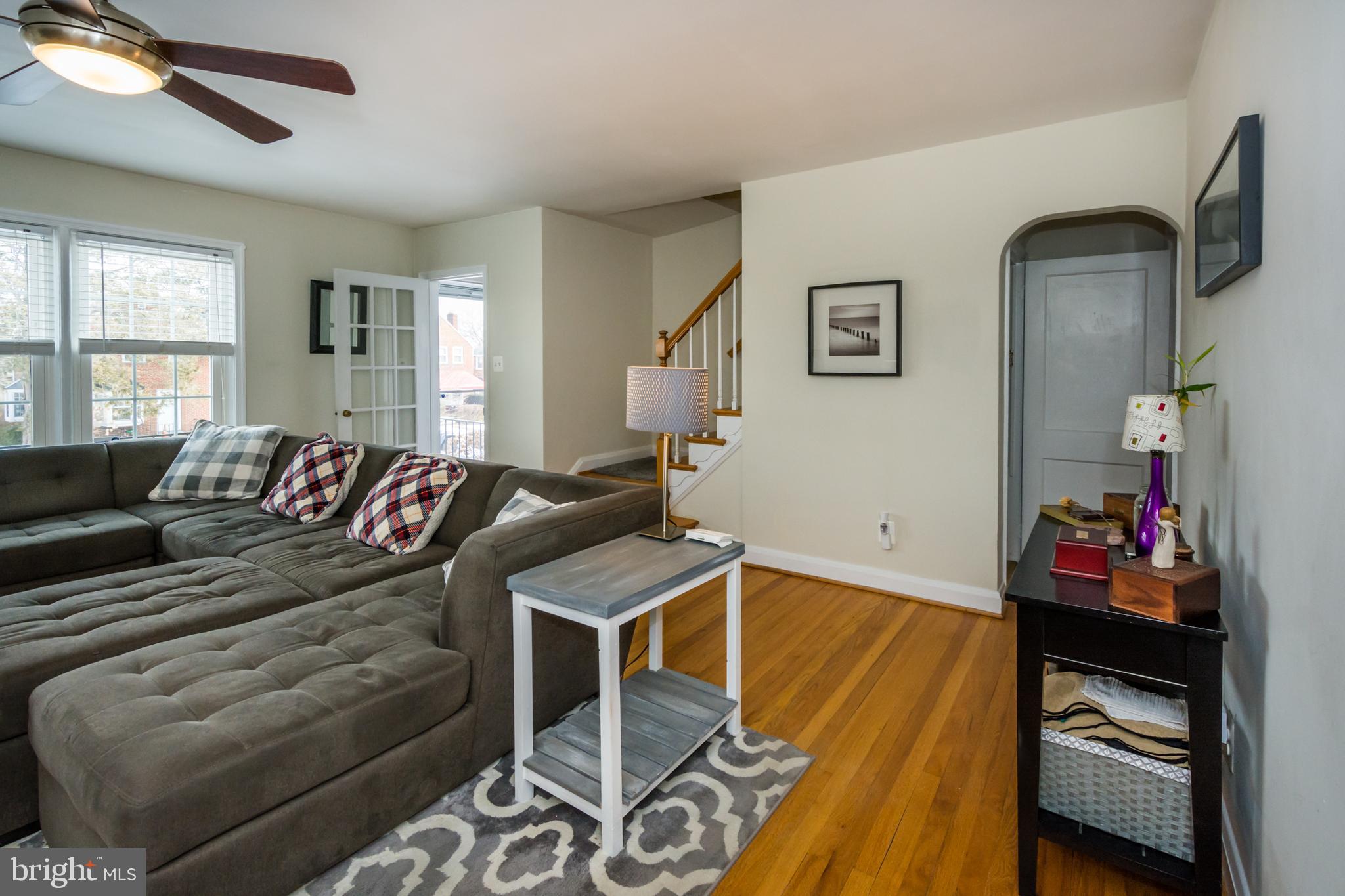 1611 Loch Ness Road Towson, MD 21286 - Photo 5 of 27 Living room