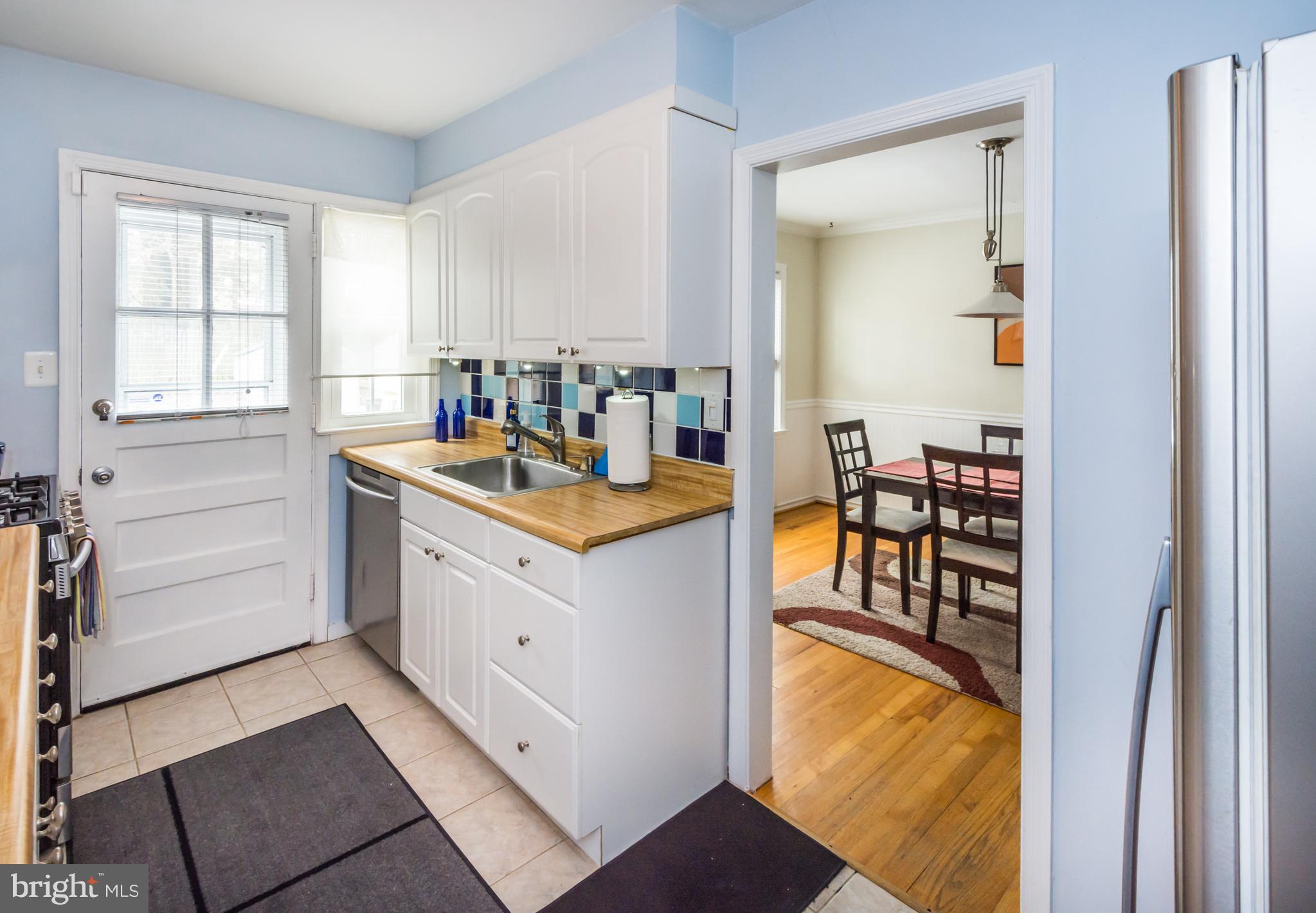 1611 Loch Ness Road Towson, MD 21286 - Photo 10 of 27 Kitchen