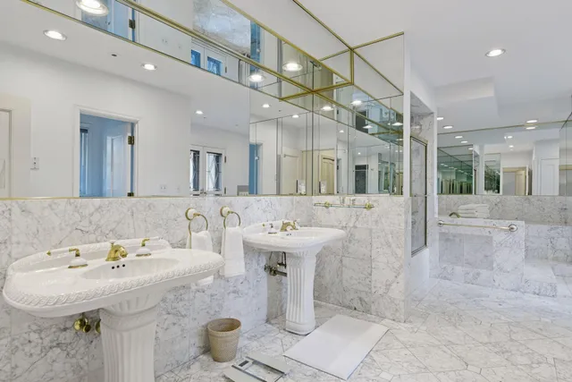 $3,995,000 | 2218 West Lake Of The Isles Parkway, Minneapolis, MN 55405