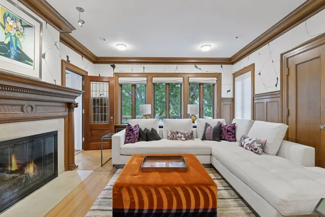 $3,995,000 | 2218 West Lake Of The Isles Parkway, Minneapolis, MN 55405