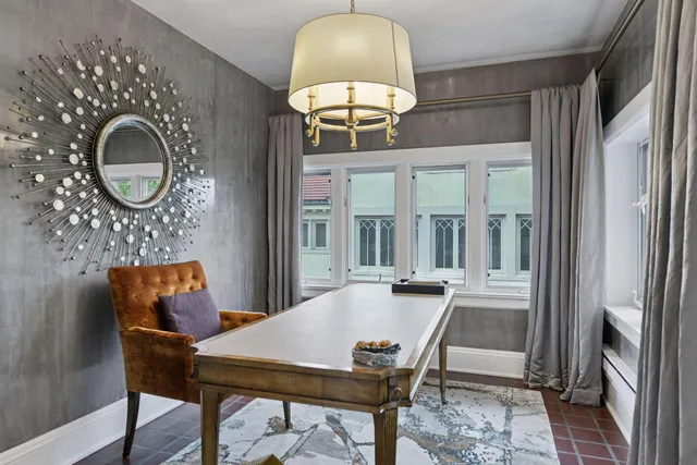 $3,995,000 | 2218 West Lake Of The Isles Parkway, Minneapolis, MN 55405