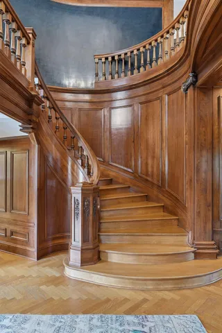 $3,995,000 | 2218 West Lake Of The Isles Parkway, Minneapolis, MN 55405