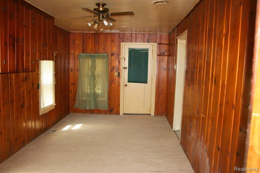 12189 Day Road Dundee, MI 48131 - Photo 11 of 19 IMG_3887.JPG