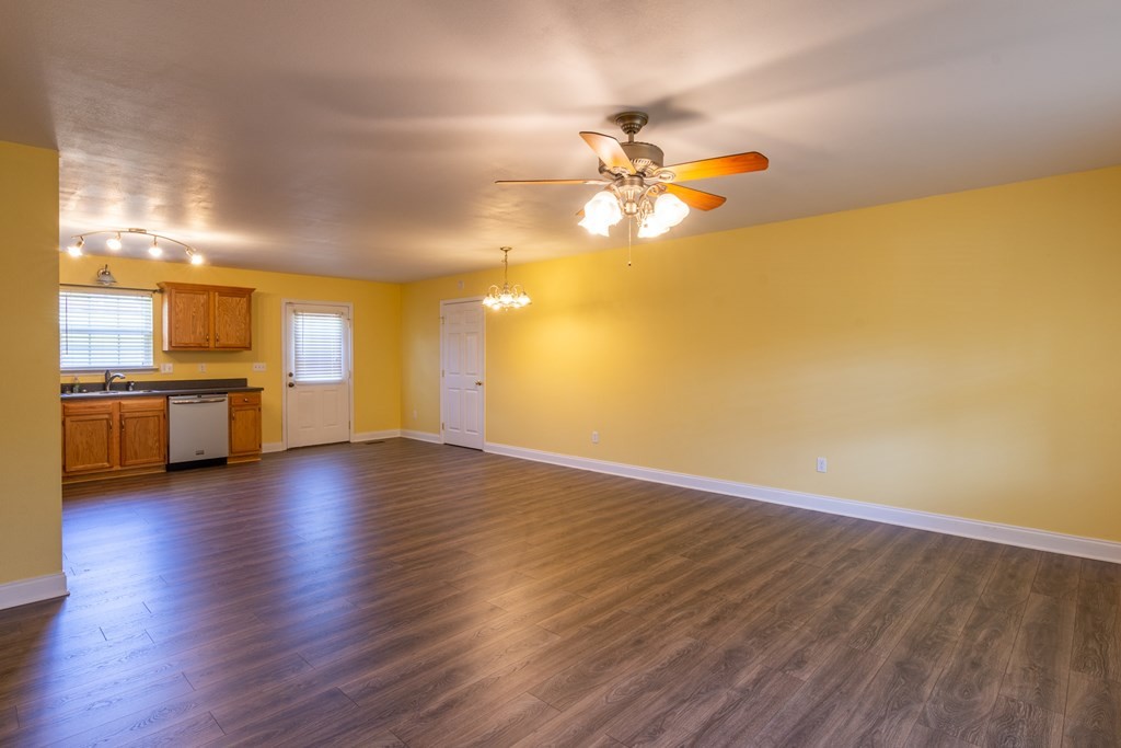 695 Dreamland Road Spring City, TN 37381 - Photo 3 of 46 Gallery Image 3