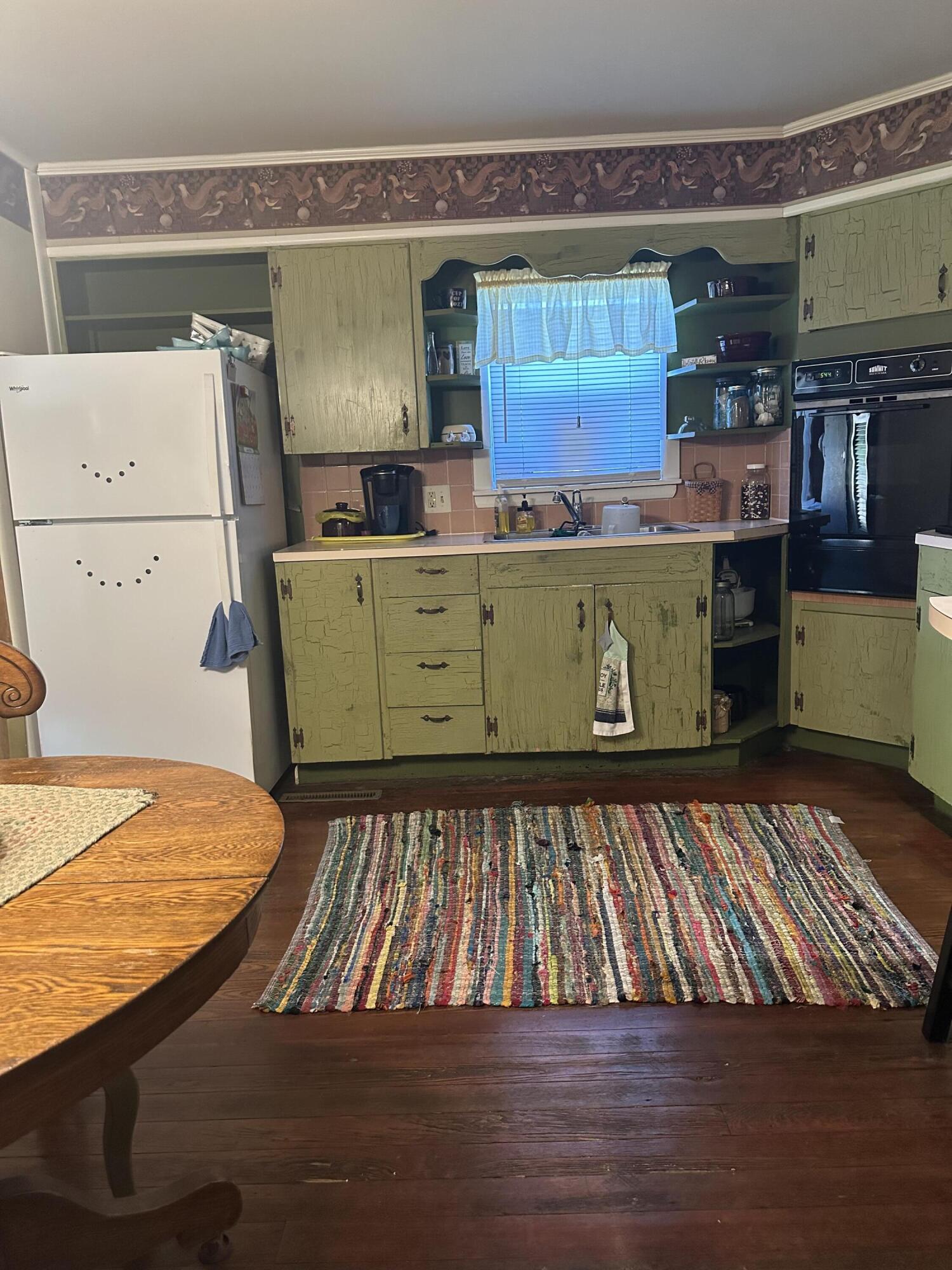 617 8th Street Monett, MO 65708 - Photo 3 of 6 Kitchen