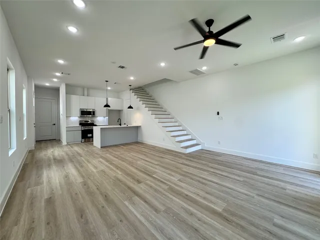 $399,900 | 1504 Griffin Street, Houston, TX 77009