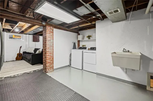 $315,000 | 6121 West 54th Terrace, Mission, KS 66202