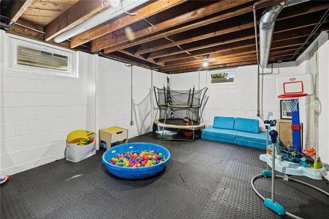 $315,000 | 6121 West 54th Terrace, Mission, KS 66202