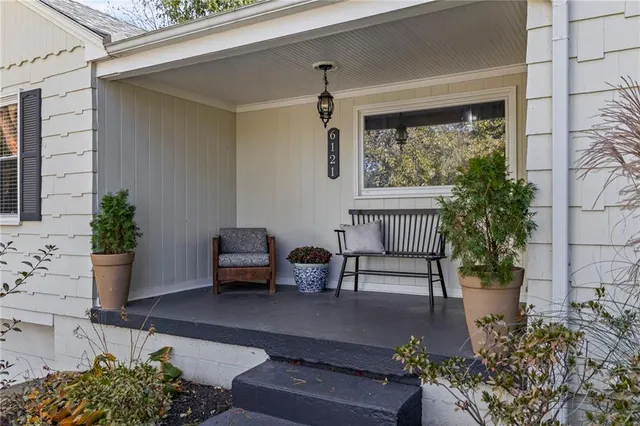 $315,000 | 6121 West 54th Terrace, Mission, KS 66202