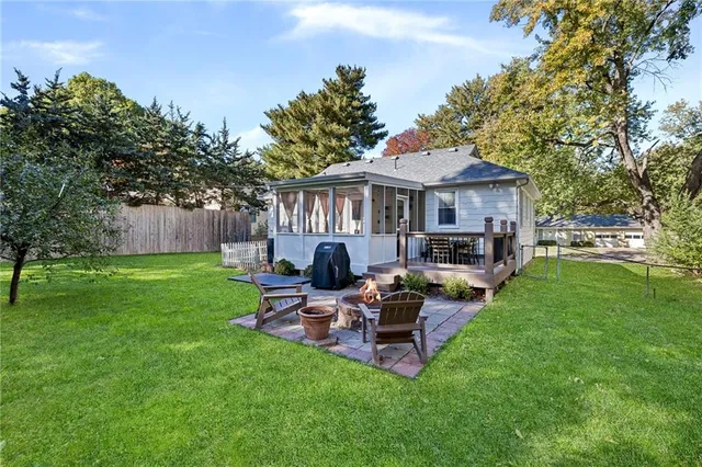 $315,000 | 6121 West 54th Terrace, Mission, KS 66202