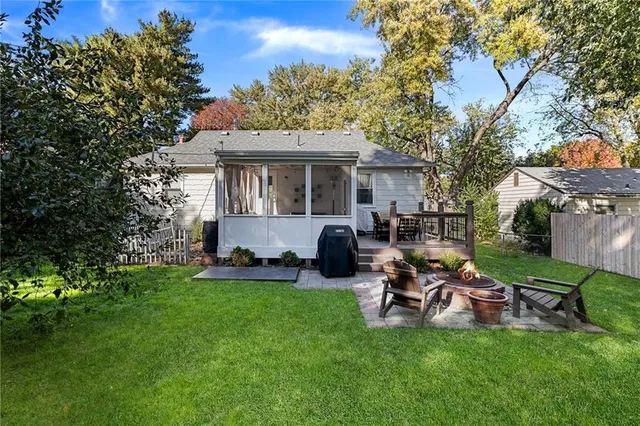 $315,000 | 6121 West 54th Terrace, Mission, KS 66202