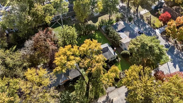 $315,000 | 6121 West 54th Terrace, Mission, KS 66202