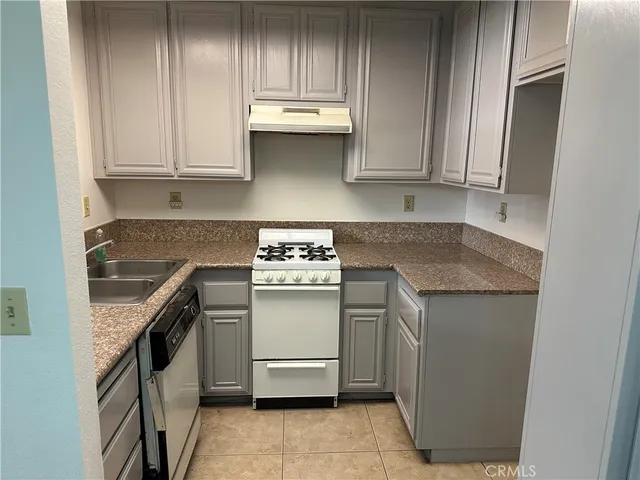 $498,000 | 74 Flor De Sol, Unit 53, Rancho Santa Margarita, CA 92688