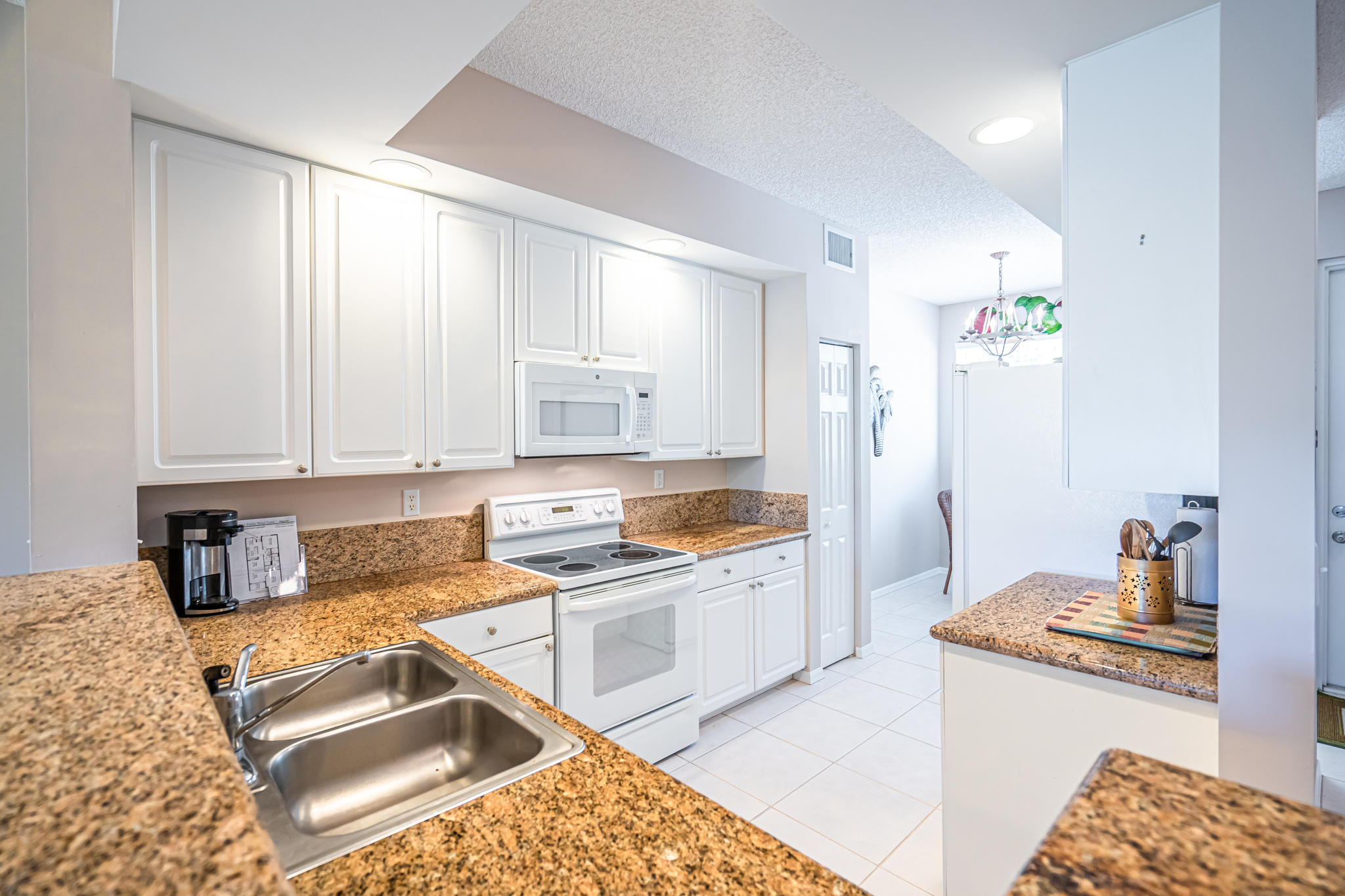 27 Royal Palm Way, Unit 202 Boca Raton, FL 33432 - Photo 11 of 23 cups-08