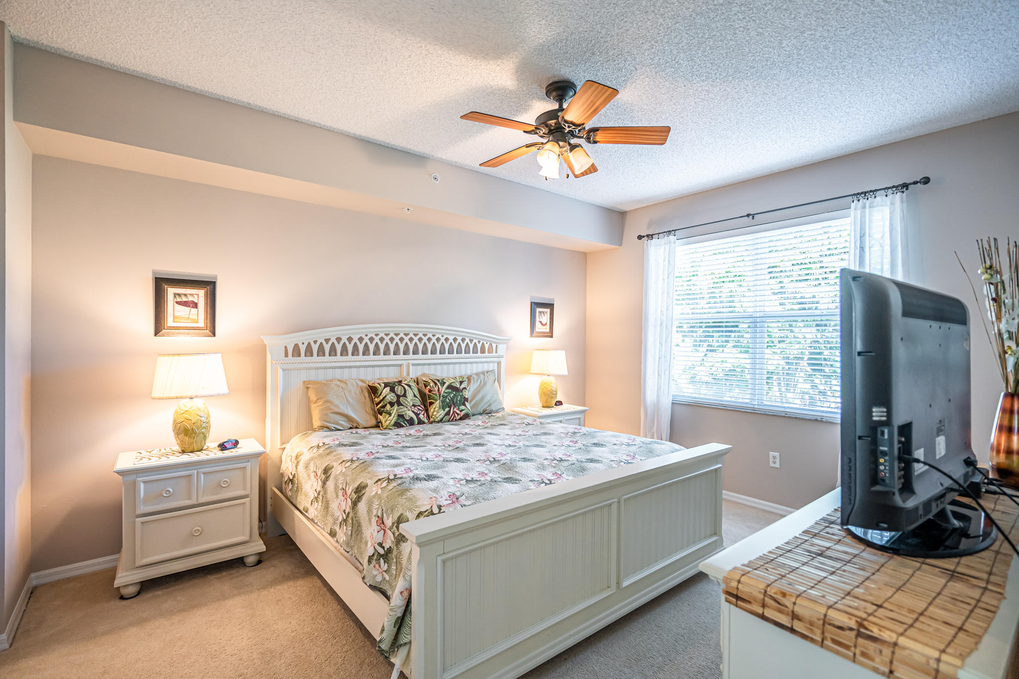 27 Royal Palm Way, Unit 202 Boca Raton, FL 33432 - Photo 15 of 23 cups-11