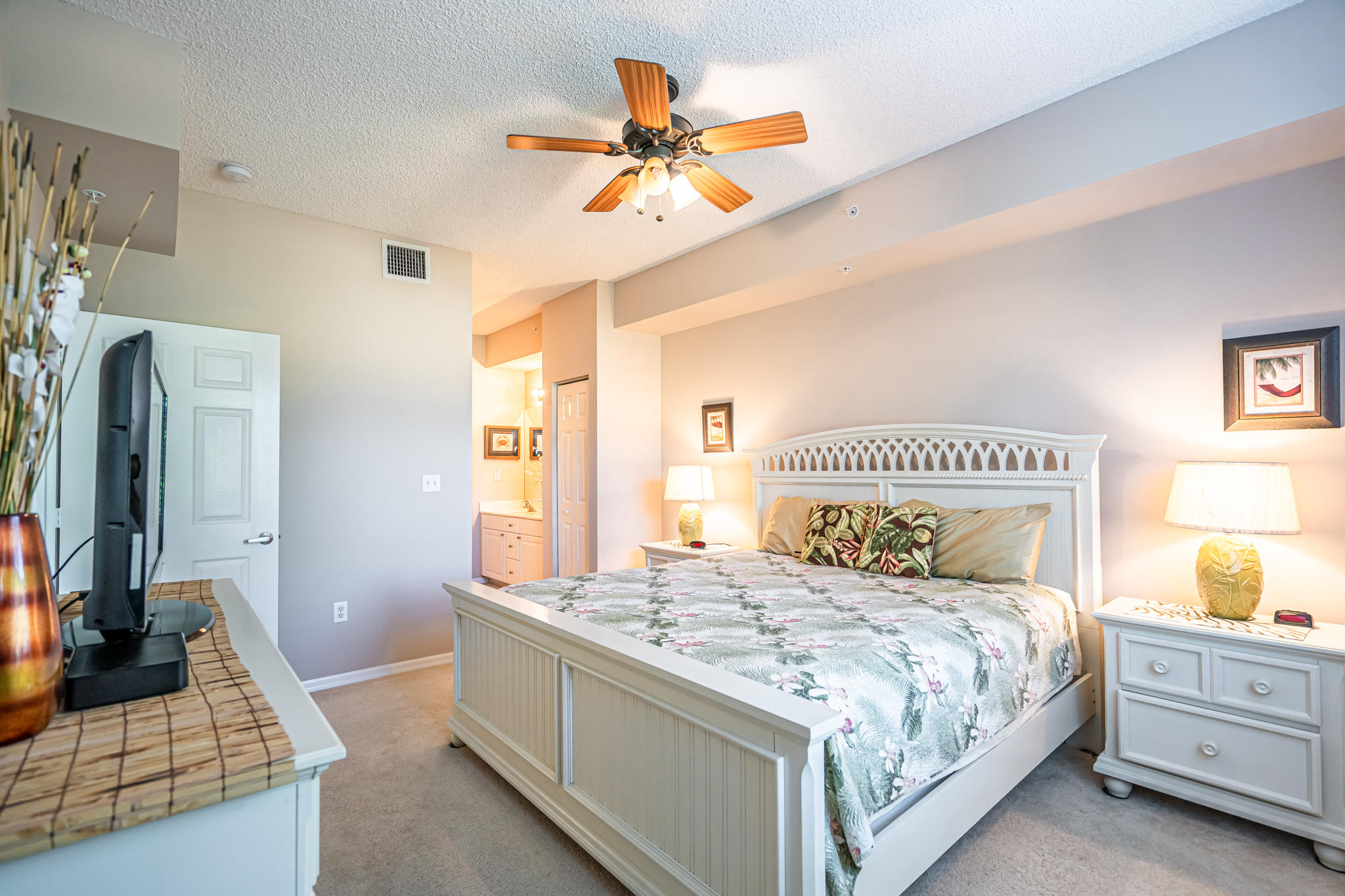27 Royal Palm Way, Unit 202 Boca Raton, FL 33432 - Photo 16 of 23 cups-12