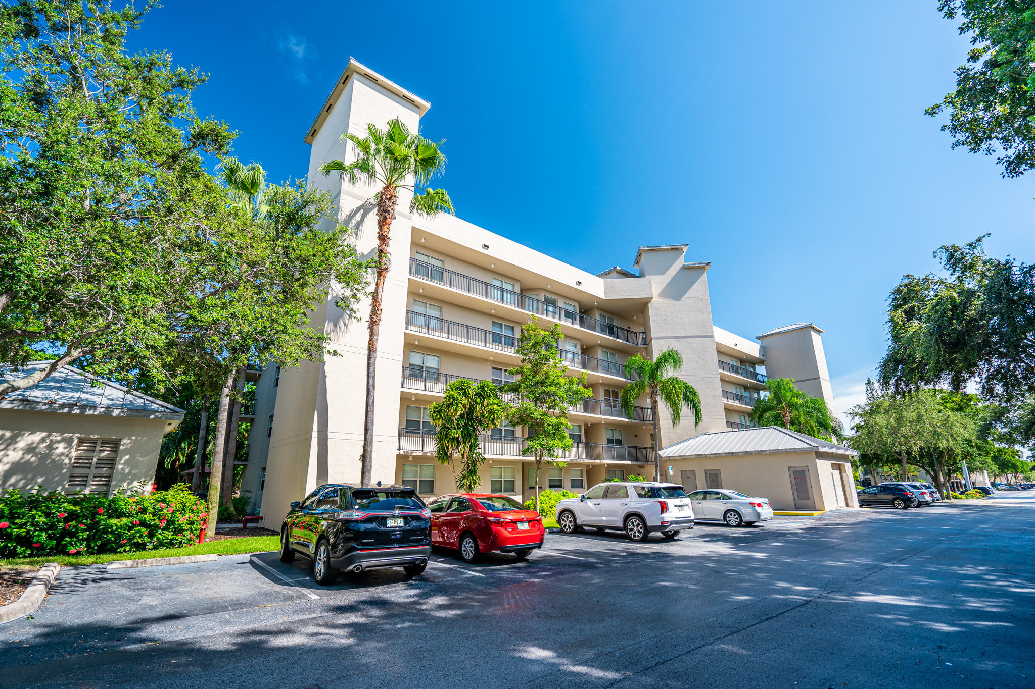 27 Royal Palm Way, Unit 202 Boca Raton, FL 33432 - Photo 3 of 23 cups-01