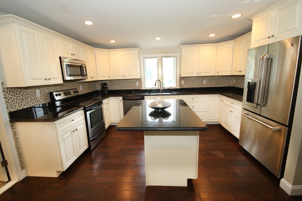 81 Burroughs Road North Reading, MA 01864 - Photo 8 of 29 Gallery Image 8