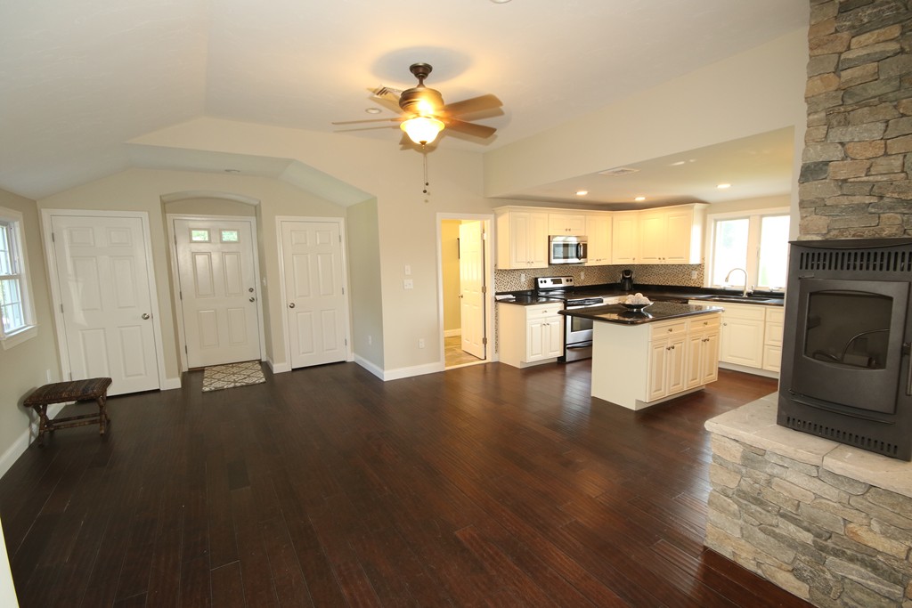 81 Burroughs Road North Reading, MA 01864 - Photo 10 of 29 Gallery Image 10
