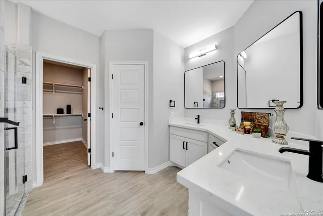 $515,000 | 506 East Cr 6868, Natalia, TX 78059