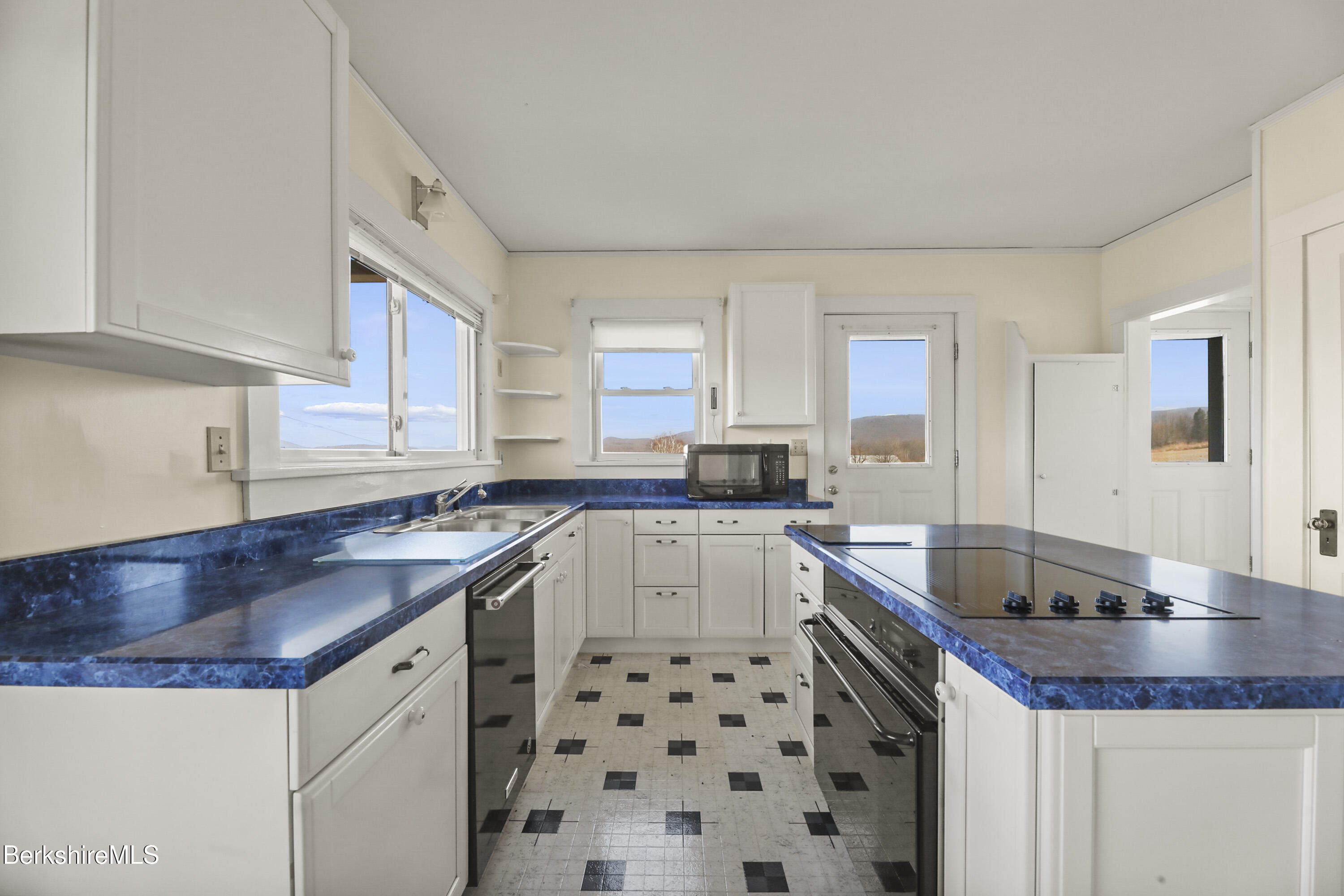 860 Stratton Road Williamstown, MA 01267 - Photo 27 of 63 Kitchen