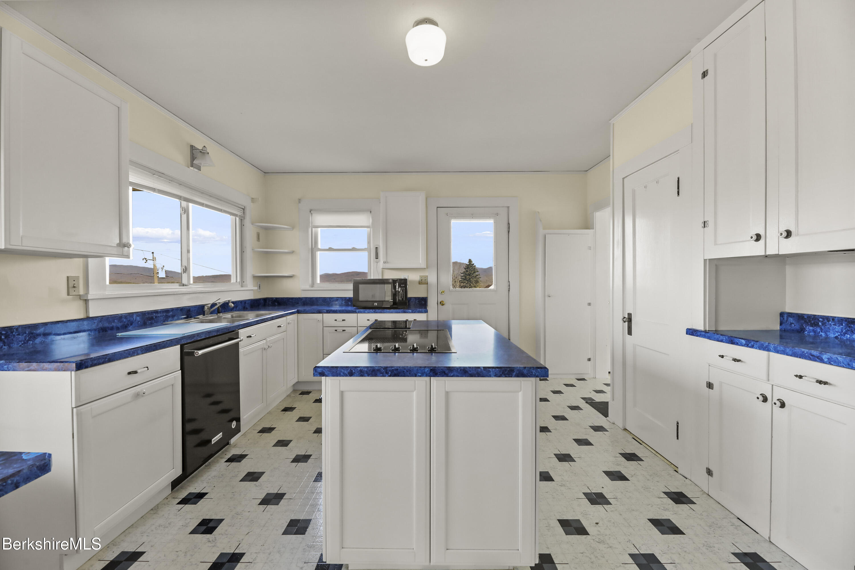 860 Stratton Road Williamstown, MA 01267 - Photo 30 of 63 Kitchen