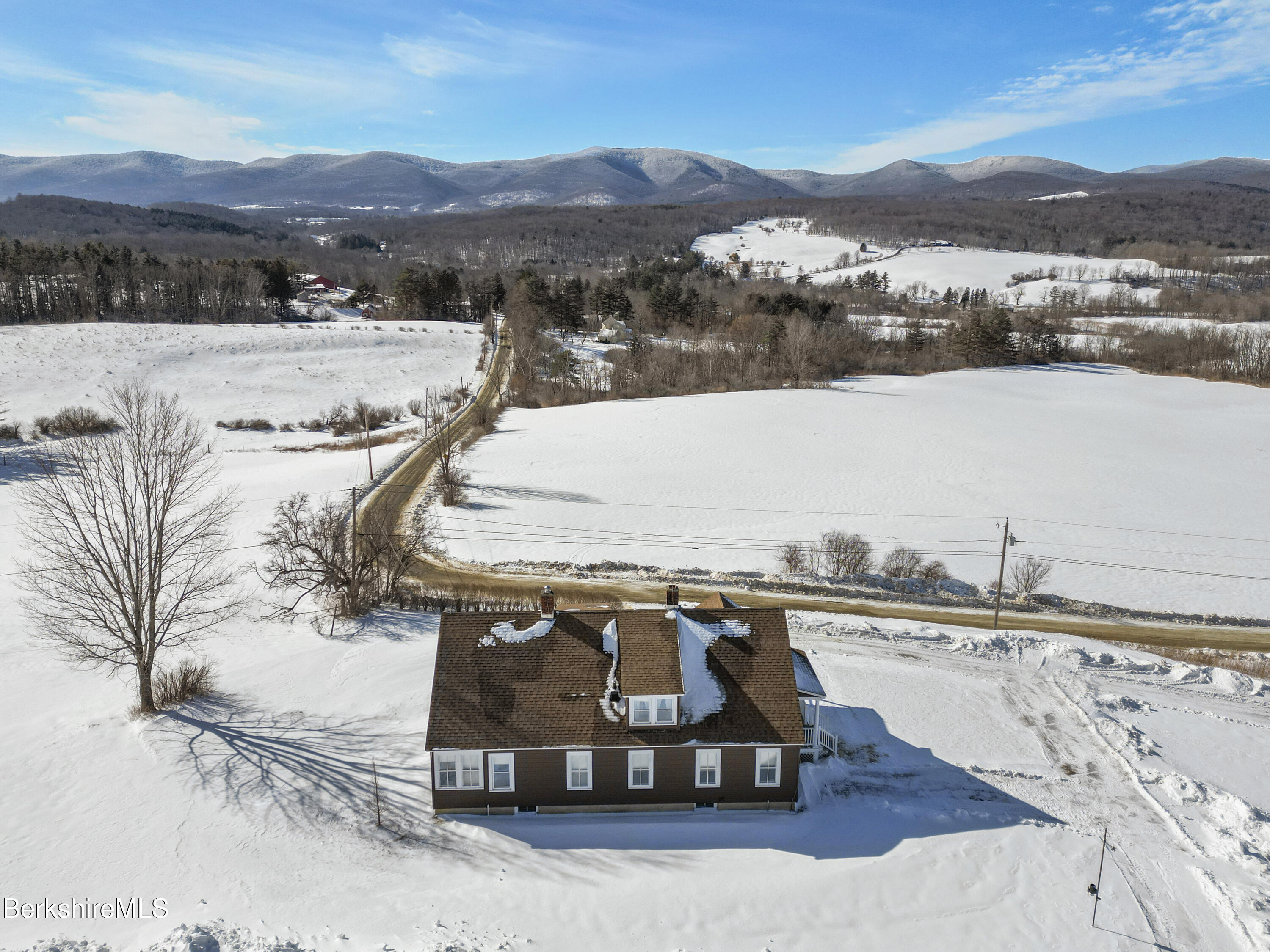 860 Stratton Road Williamstown, MA 01267 - Photo 56 of 63 Aerial view towards west