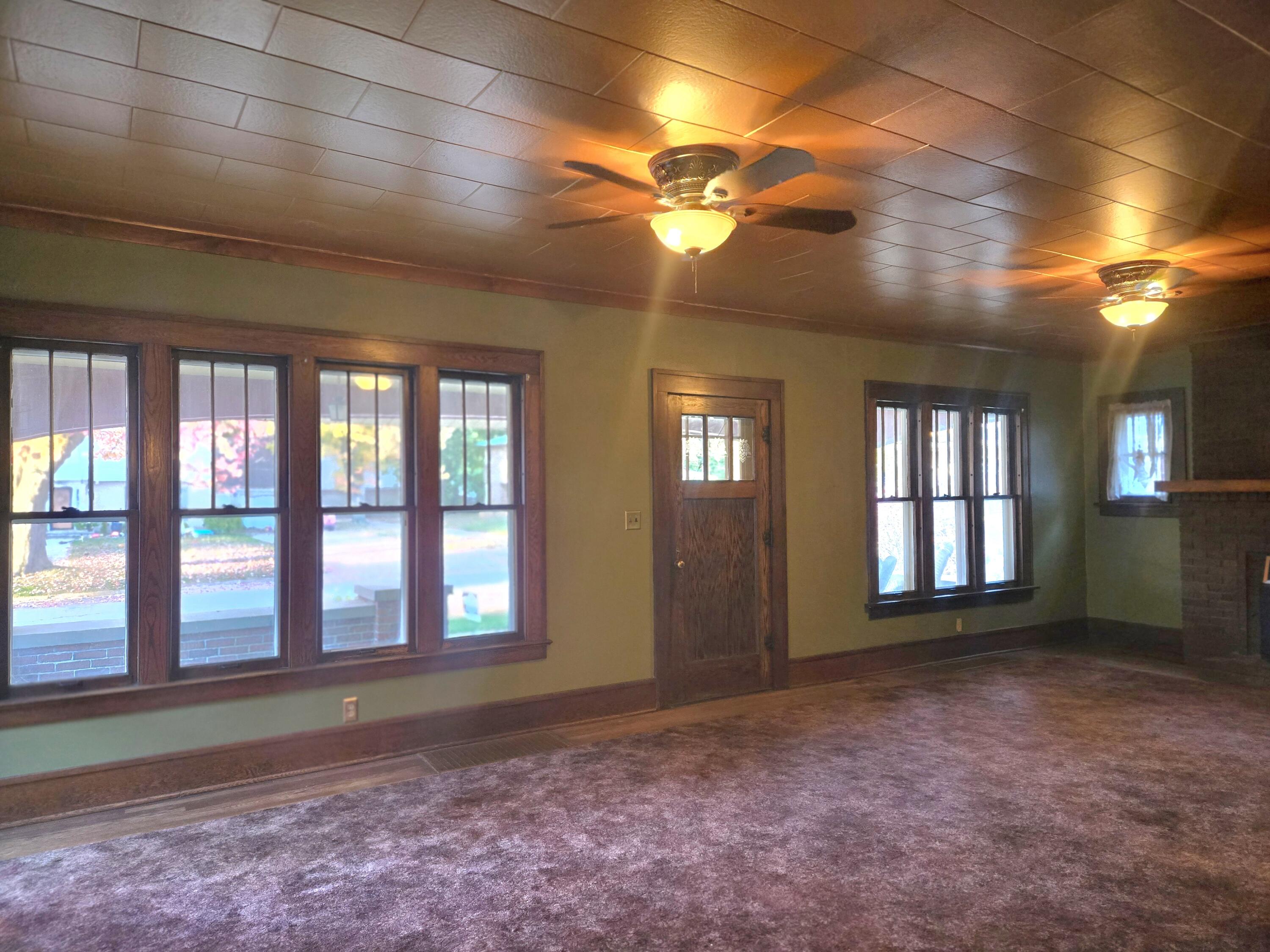 106 East Mechanic Street Yale, MI 48097 - Photo 17 of 49 Front Room