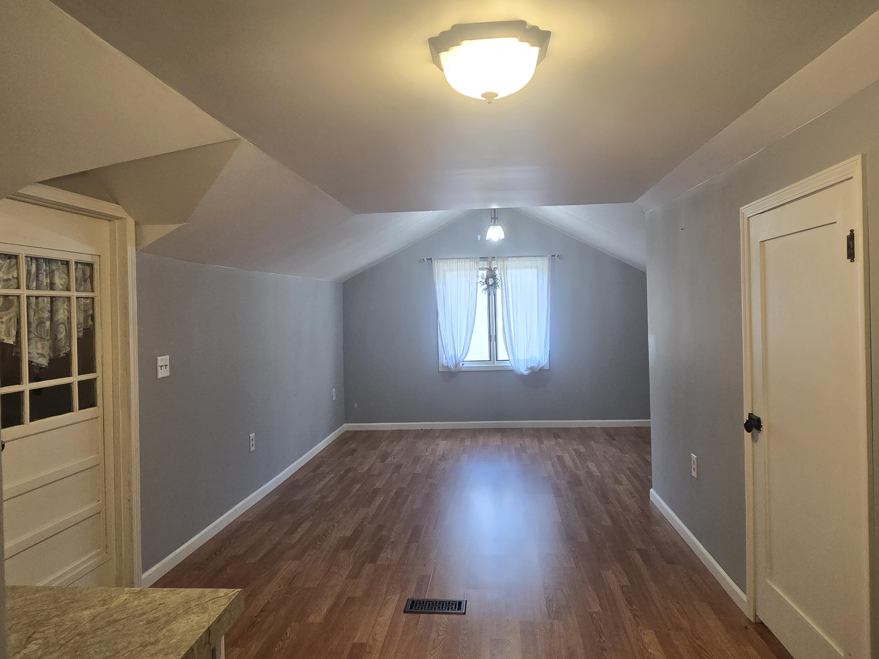 106 East Mechanic Street Yale, MI 48097 - Photo 27 of 50 Second Floor