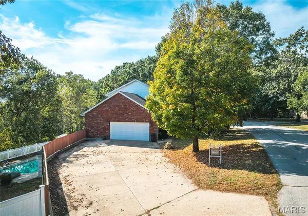 $439,000 | 16960 Lemming Lane, St. Robert, MO 65584