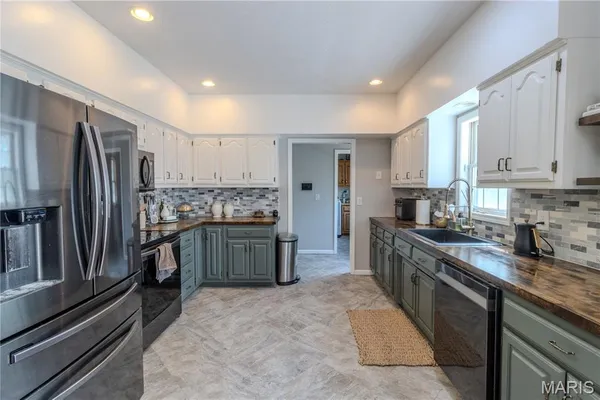 $439,000 | 16960 Lemming Lane, St. Robert, MO 65584
