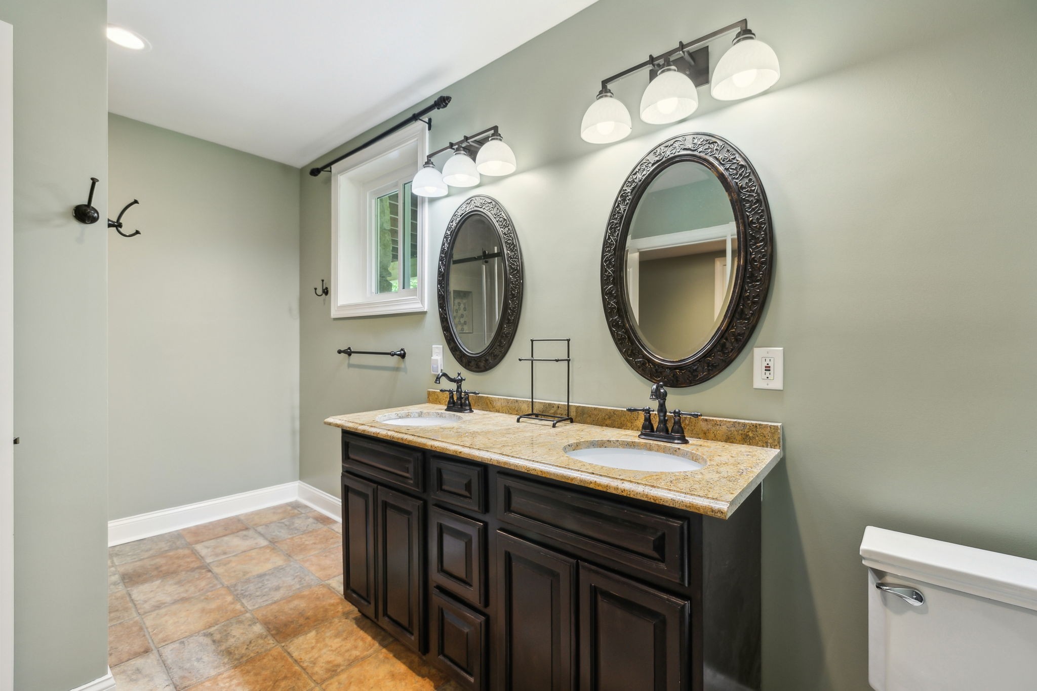 8166 Poplar Creek Road Nashville, TN 37221 - Photo 35 of 63