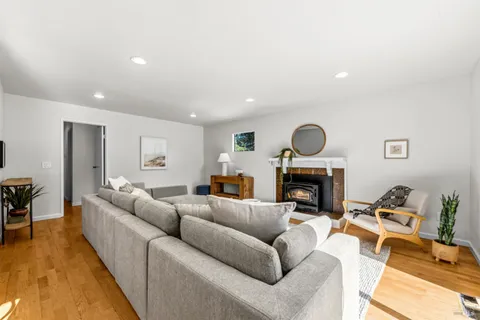 $915,000 | 237 Rushmore Avenue, Petaluma, CA 94954