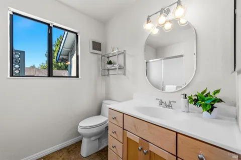 $915,000 | 237 Rushmore Avenue, Petaluma, CA 94954